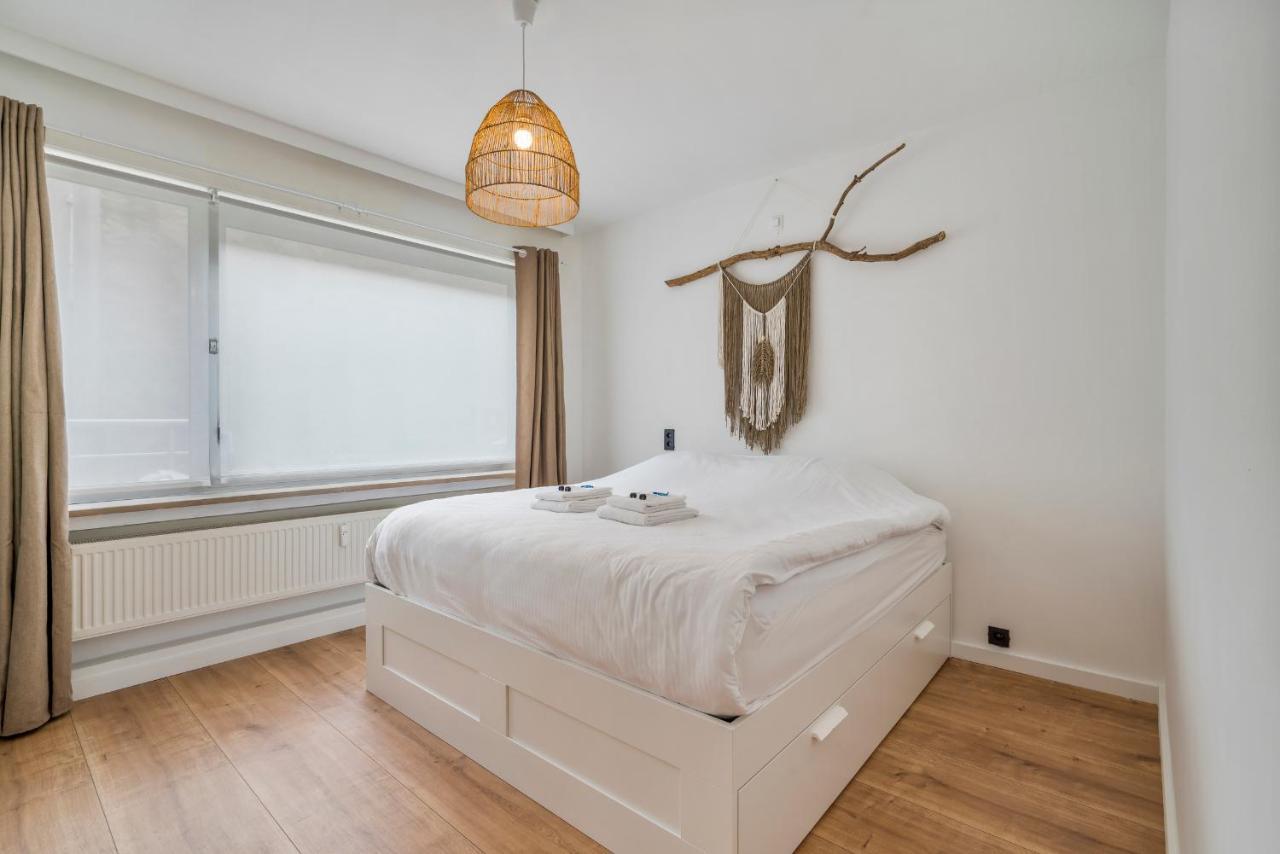 Ruim En Warm Appartement In De Winkelstraat Van Oostende Buitenkant foto