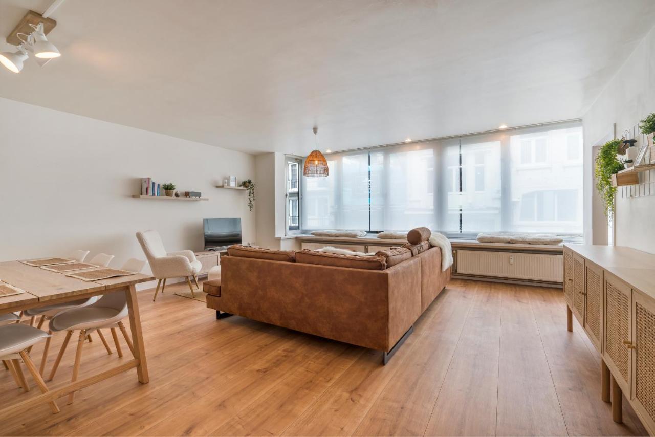 Ruim En Warm Appartement In De Winkelstraat Van Oostende Buitenkant foto